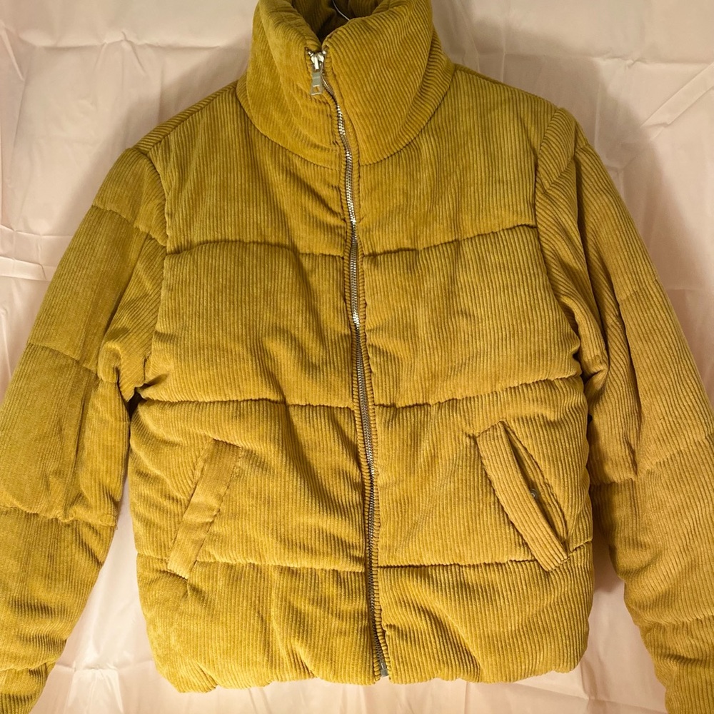 AMBIANCE YELLOW PUFFY TURTLENECK JACKET